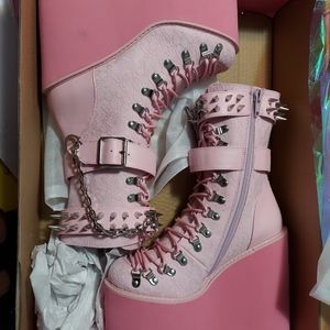 Dolls kill baby traitor platforms